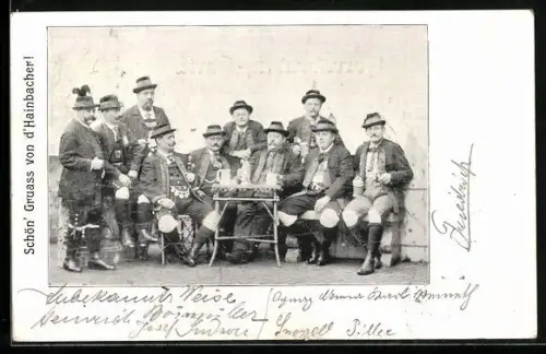 AK D`Hainbacher mit Bierkrügen um einen Tisch versammelt