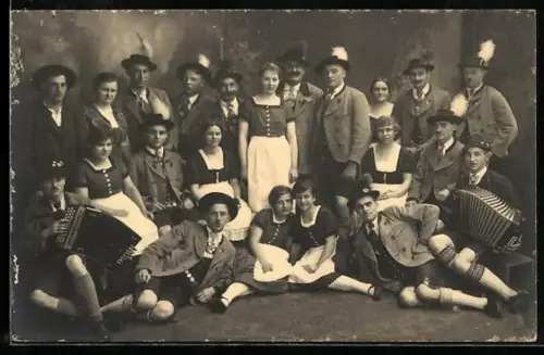 AK Düsseldorf, Schuhplattlergruppe vom Bayernverein Bavaria, Volkstanz