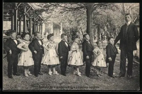 AK Premiere troupe Liliputiens hongrois, Liliputaner