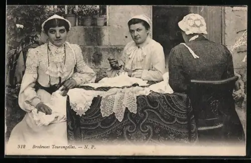 AK Brodeuses Tourangelles, französische Volkstypen