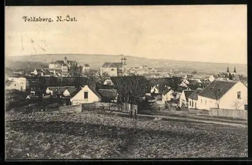 AK Feldsberg / Valtice, Blick über den Ort mit Kirche