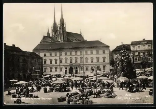 AK Brünn, Krautmarkt mit Parnass-Brunnen