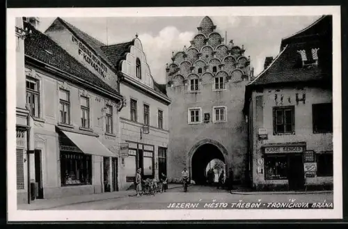 AK Trebon, Jezerní mesto, Tronickova Brána