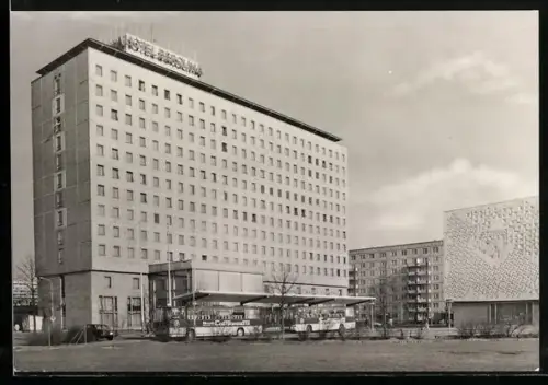 AK Berlin, Interhotel Berolina mit Bussen