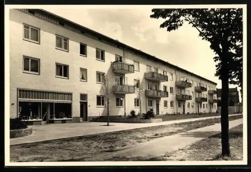 AK Bremen, Blick auf Wohnhäuser und Gehweg