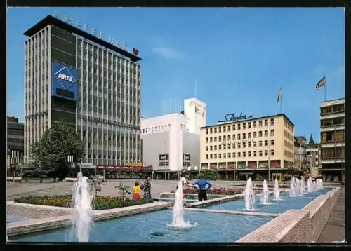 AK Essen / Ruhr, Kennedyplatz mit Wasserspiel