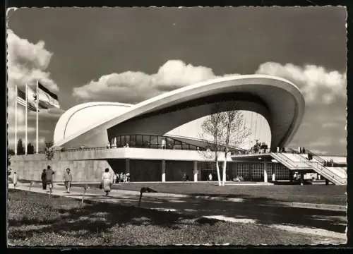 AK Berlin, Kongresshalle mit Passanten