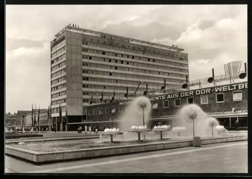 AK Dresden, Prager Strasse mit Geschäftsgebäuden