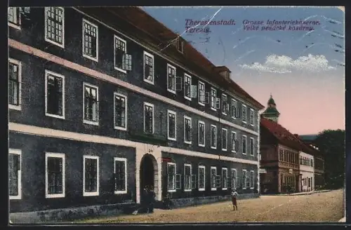 AK Theresienstadt, Grosse Infanteriekaserne mit Strassenabzweig, Turmgebäude