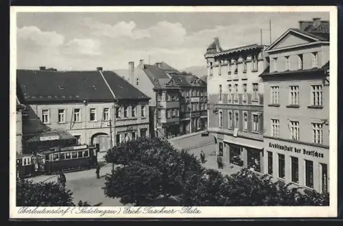 AK Oberleutensdorf /Sudetengau, Erich-Taschner-Platz aus der Vogelschau, mit Kreditanstalt der Deutschen, Strassenbahn