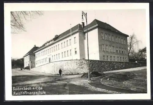 AK Bodenbach a. Elbe, Reichsfinanzschule, Ansicht von der Strasse aus