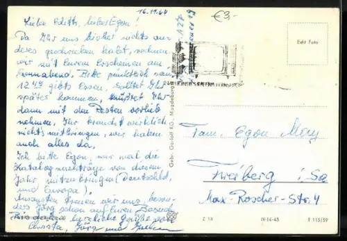 AK Berlin, Stalinallee mit Strassenbahn und Passanten