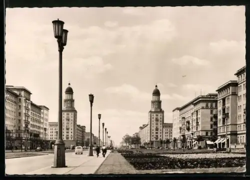 AK Berlin, Frankfurter Allee mit Blick zum Frankfurter Tor