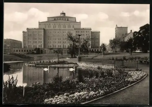 AK Leipzig, Opernhaus mit Schwanenteich