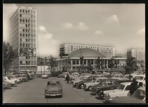 AK Berlin, Haus des Lehrers und Kongresshalle mit Parkplatz