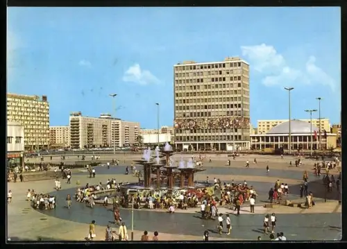 AK Berlin, Alexanderplatz mit Blick zum Haus des Lehrers und zur Kongresshalle