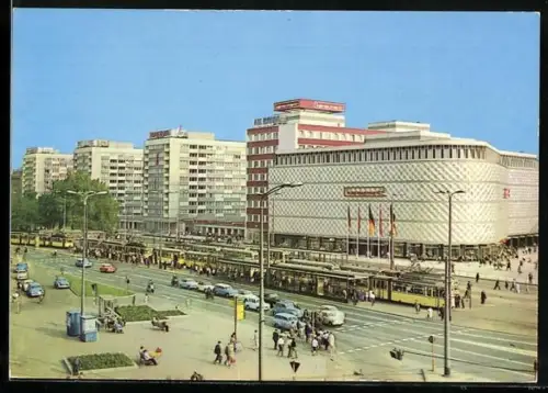AK Leipzig, Passanten und Strassenbahnen vor dem Warenhaus Konsument am Brühl