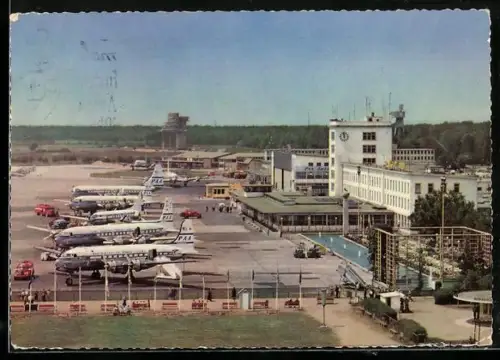 AK Frankfurt am Main, Flughafen, Maschinen der PAA vor dem Flughafengebäude