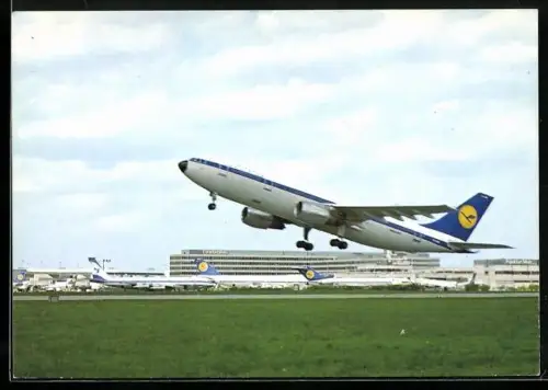 AK Frankfurt /Main, Grossraumflugzeug vom Typ Airbus A 300 B beim Start vom Flughafen