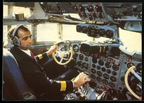 AK Flugzeug IL 18 der Interflug, Blick ins Cockpit