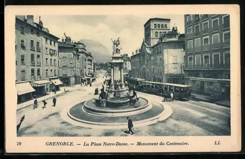 AK Grenoble, La Place Notre-Dame, tramway, Strassenbahn
