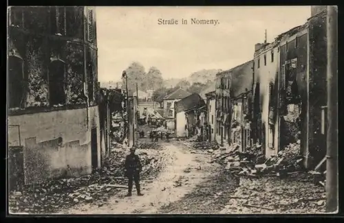 AK Nomeny, Strasse mit zerstörten Gebäuden