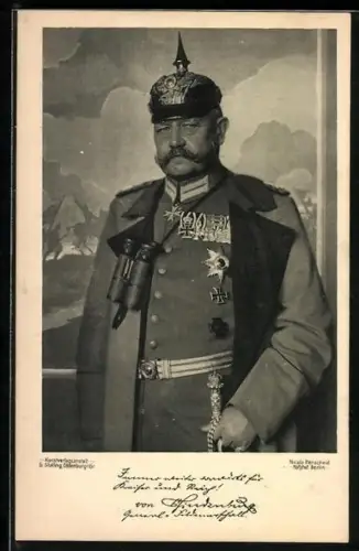 AK Paul von Hindenburg in Uniform mit Pickelhaube und Orden