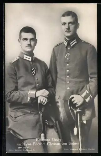 AK Kronprinz Georg & Prinz Friedrich Christian von Sachsen in Uniform mit Schwertern