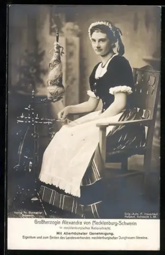 AK Grossherzogin Alexandra von Mecklenburg-Schwerin in mecklenburgischer Nationaltracht
