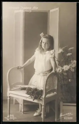 AK Herzogin Ingeborg Alix von Oldenburg als Mädchen mit Haarschleife
