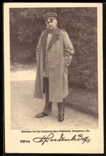 AK Paul von Hindenburg in Uniform und Mantel