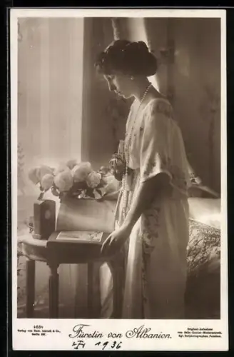 AK Fürstin von Albanien, Profilportrait