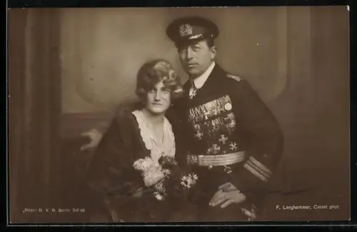 AK Felix Graf von Luckner in Uniform mit seiner Frau, Autograph