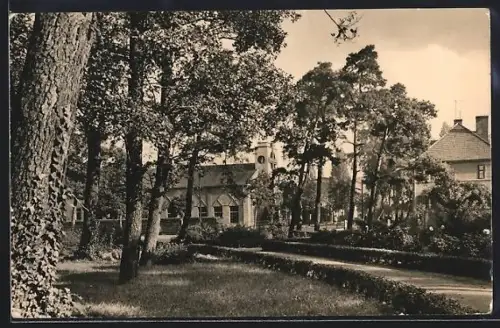 AK Rathenow, Anlagen am Lutherplatz mit Kirche
