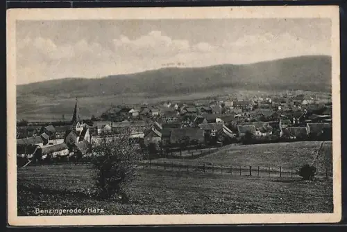 AK Benzingerode /Harz, Ortsansicht mit Kirche und umliegender Landschaft