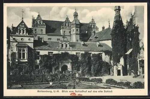 AK Boitzenburg, U.-M., Blick vom Schlosshof auf das alte Schloss