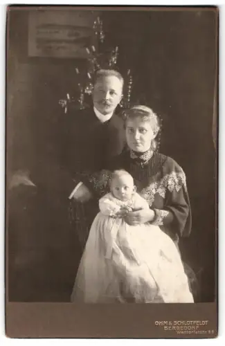 Fotografie Ohm & Schlotfeldt, Bergedorf, Eltern mit ihrem Kind, Mutterglück