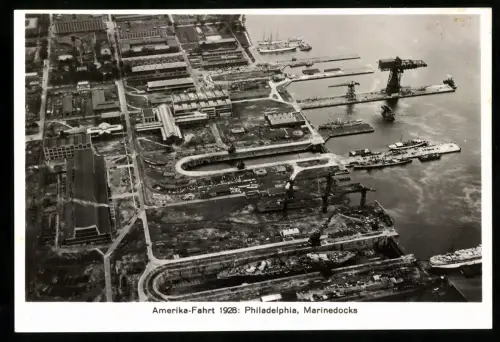 Fotografie unbekannter Fotograf, Ansicht Philadelphia, Blick auf die Marinedocks vom Zeppelin aus, Amerika Fahrt 1928