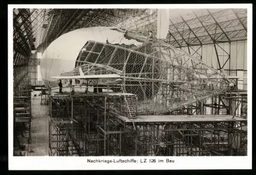 Fotografie Luftschiff LZ 126 im Bau, Zeppelin in Zeppelinhalle
