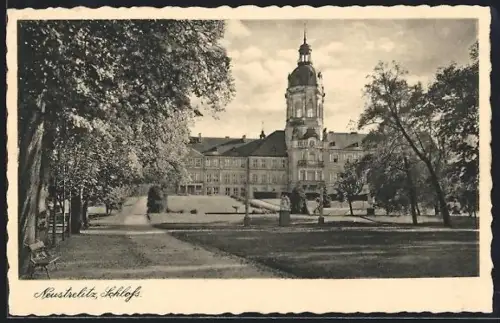 AK Neustrelitz, Anlagen am Schloss