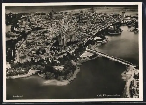 AK Stralsund, Totalansicht mit Brücke vom Flugzeug aus