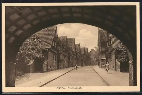 AK Essen, Steilestrasse, durch einen Torbogen gesehen