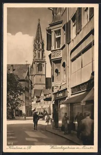 AK Konstanz a. B., Weissenbergstrasse mit Geschäften u. Münster