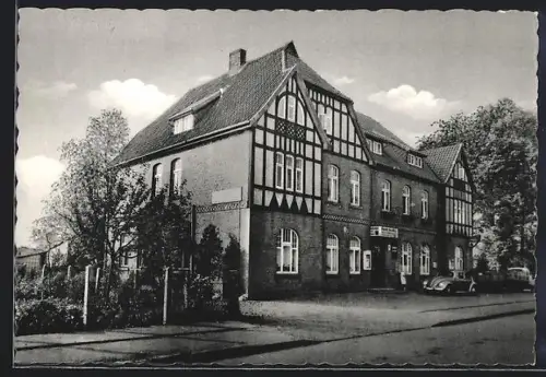 AK Hülsen /Aller, Pagels Gasthof mit Strasse, VW-Käfer