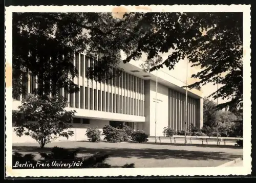 AK Berlin, Freie Universität mit Grünanlagen