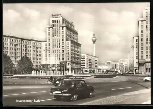 AK Berlin, Strausberger Platz mit Blick auf den Fernsehturm