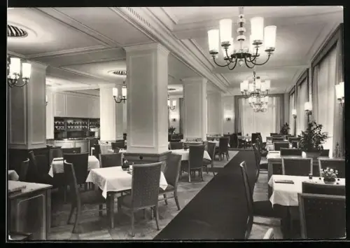 AK Berlin, Karl-Marx-Allee HO-G Budapest, Innenräume