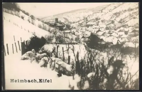 Foto-AK Heimbach /Eifel, Ortsansicht vom Berghang im Winter