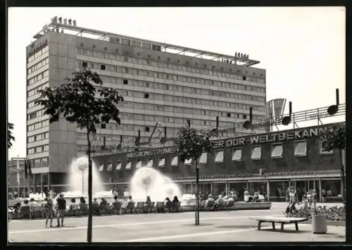 AK Dresden, Prager Strasse mit Geschäftsgebäuden