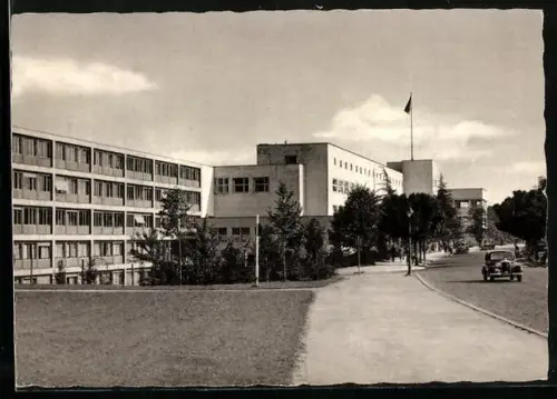 AK Bonn, Bundeshaus mit Strassenpartie
